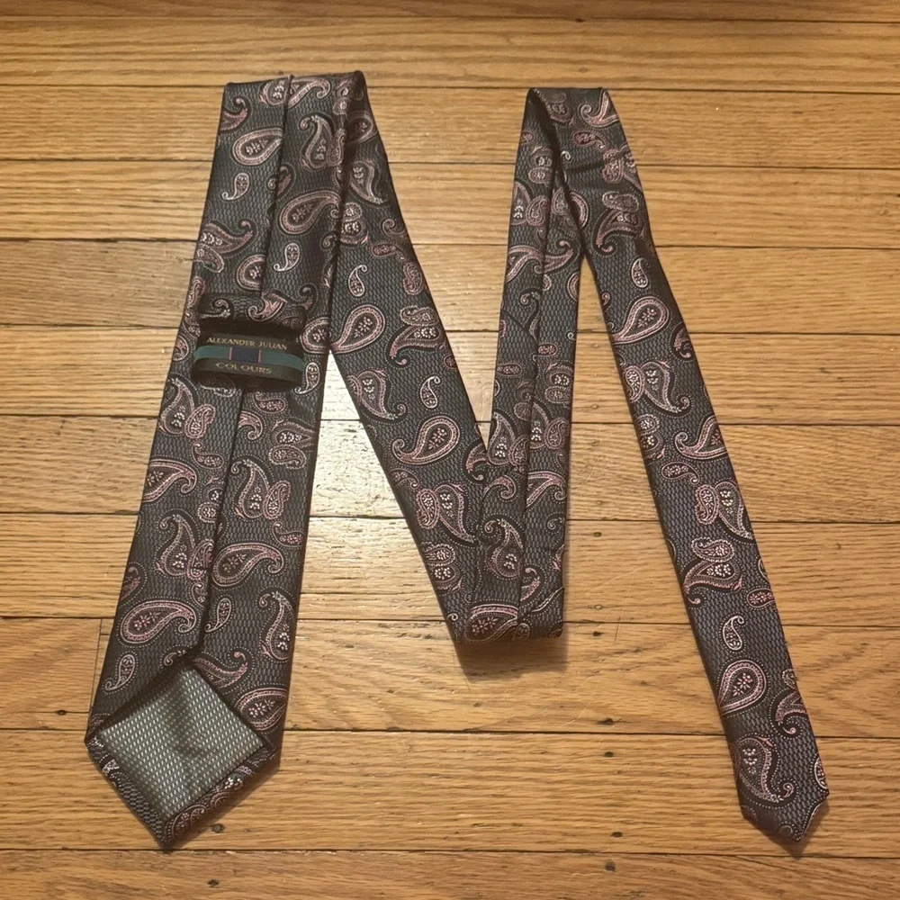 Alexander Julian Paisley Tie - Gray and Pink